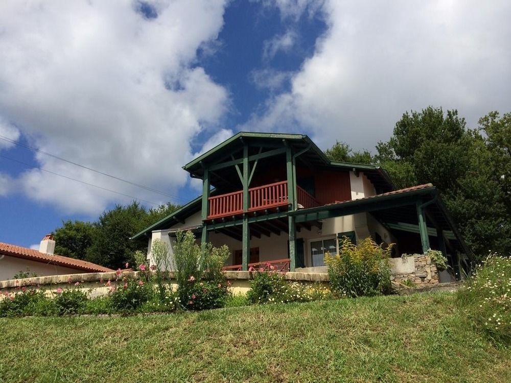 Guest House Maison Iratzean Ascain Exterior foto