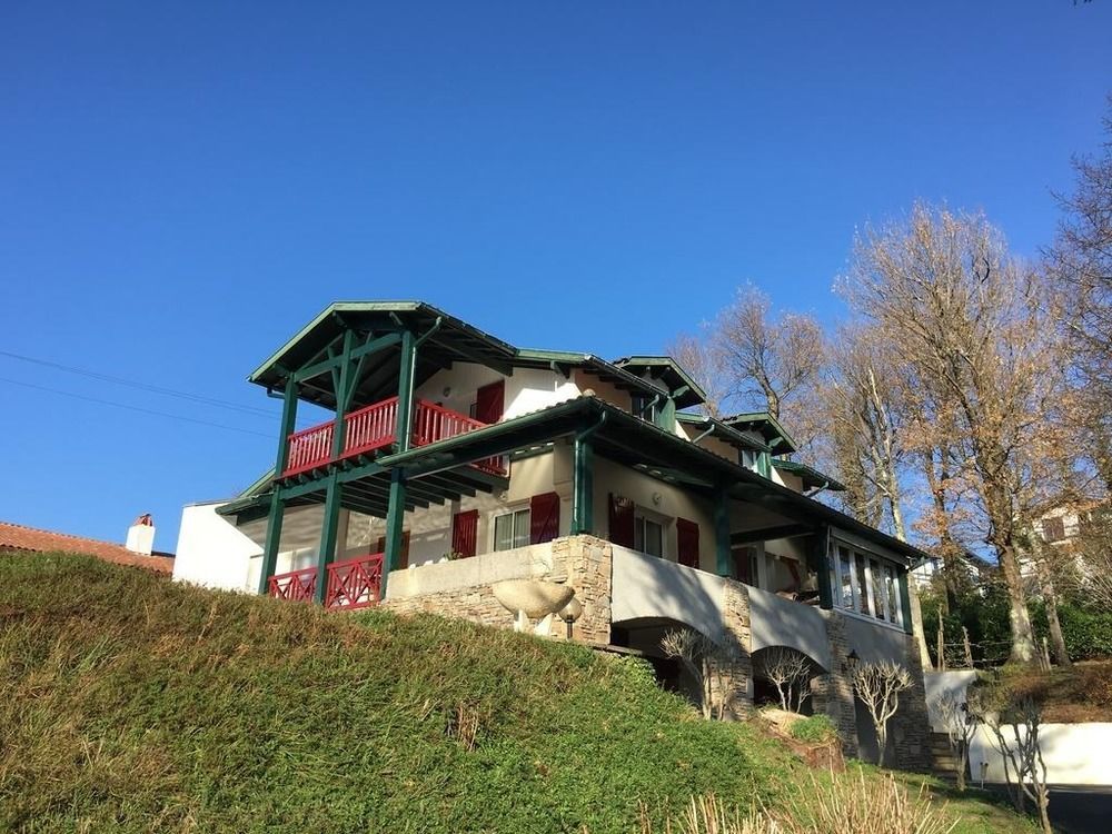 Guest House Maison Iratzean Ascain Exterior foto
